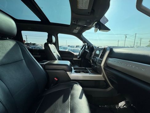 Used 2017 Ford F250 Lariat w/ Lariat Ultimate Package AWD/4WD image 16