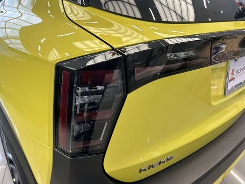 New 2026 Nissan Kicks SR w/ Cold Weather Package image 34