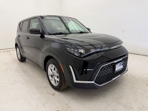 Used 2023 Kia Soul LX w/ Option Group 015 image 6