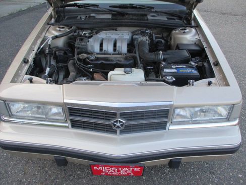 Used 1993 Dodge Dynasty FWD image 39