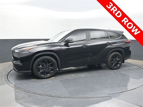 Used 2023 Toyota Highlander L image 3