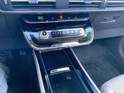 Used 2023 Lincoln Corsair Standard w/ Equipment Group 101A image 25