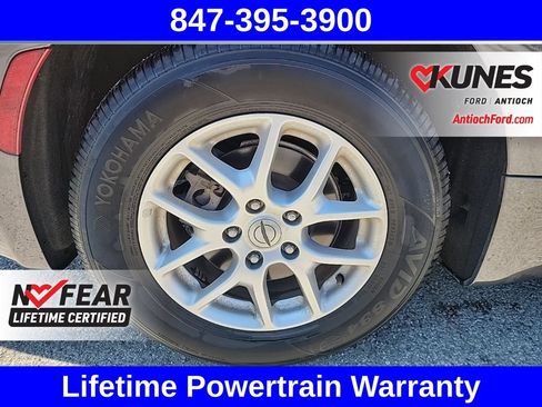 Used 2023 Chrysler Pacifica Touring-L FWD image 13