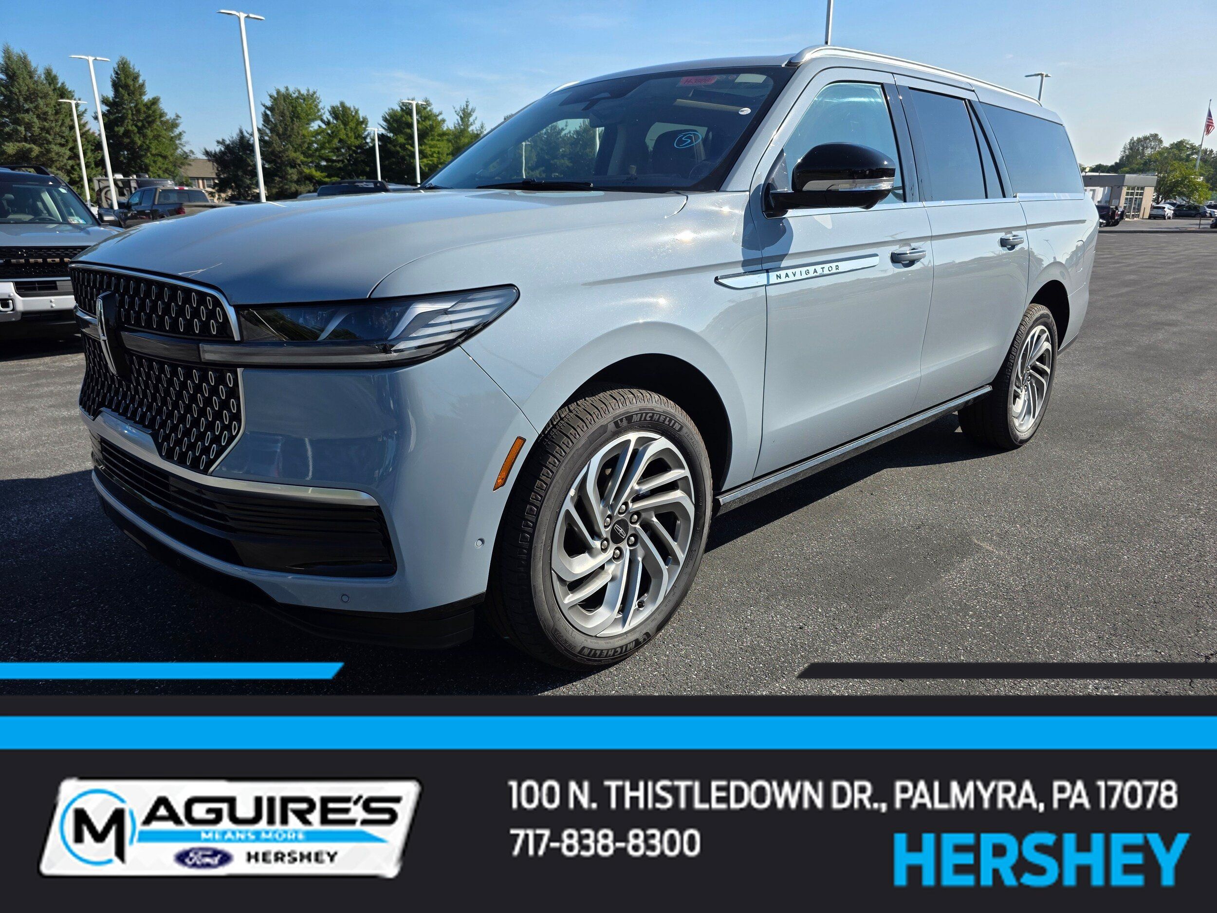 Used 2025 Lincoln Navigator L Reserve AWD/4WD image 1