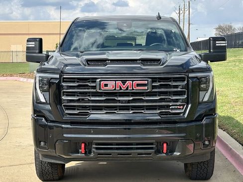 Used 2025 GMC Sierra 2500 AT4 image 7