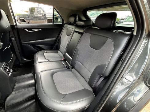 Used 2023 Kia Niro EX image 20