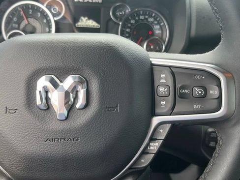 Used 2025 RAM 1500 Big Horn AWD/4WD image 31