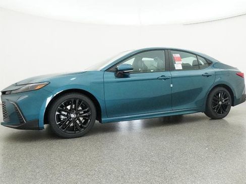 New 2026 Toyota Camry SE image 18