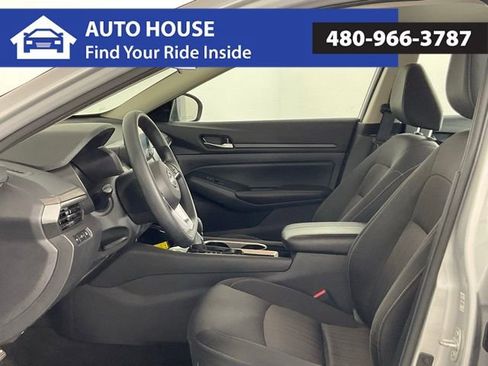 Used 2024 Nissan Altima 2.5 SV image 10