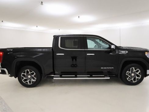 Used 2023 GMC Sierra 1500 SLT w/ SLT Premium Package image 2