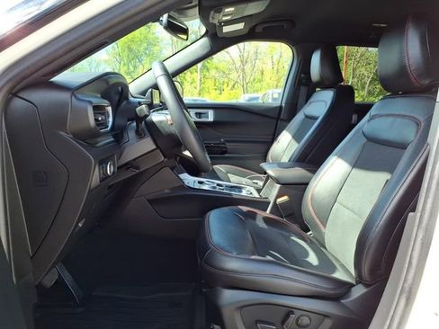 Certified 2024 Ford Explorer ST-Line w/ Class IV Trailer Tow Package AWD/4WD image 12