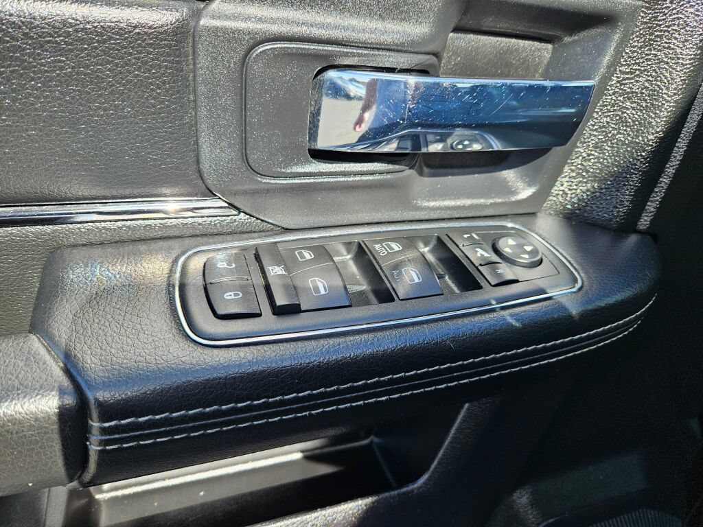 Used 2015 RAM 1500 Sport w/ Black Ram 1500 Sport Group AWD/4WD image 19