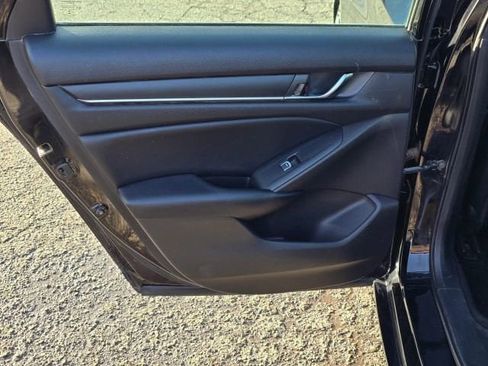 Used 2018 Honda Accord Sport image 13