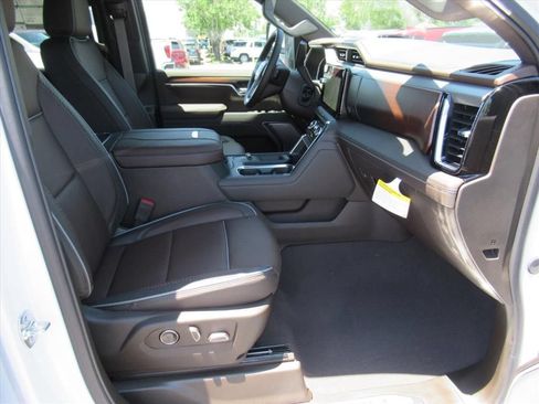 New 2026 GMC Sierra 2500 Denali w/ Denali Reserve Package AWD/4WD image 11