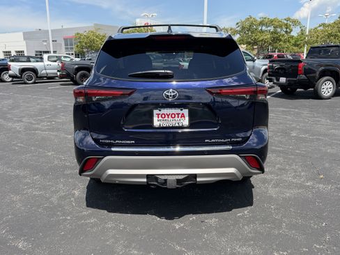 Used 2024 Toyota Highlander Platinum AWD/4WD image 9