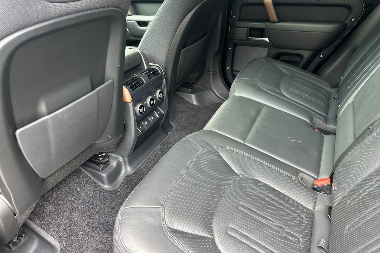 Used 2022 Land Rover Defender 110 X AWD/4WD image 27