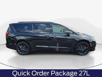 Used 2022 Chrysler Pacifica Touring-L w/ S Appearance Package