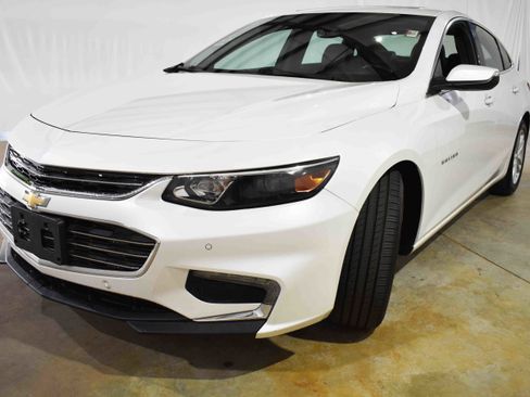 Used 2016 Chevrolet Malibu Hybrid w/ Leather Package image 5