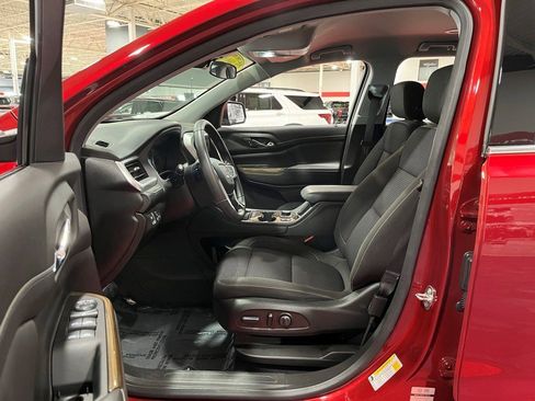 Certified 2023 GMC Acadia SLE w/ Driver Convenience Package image 8
