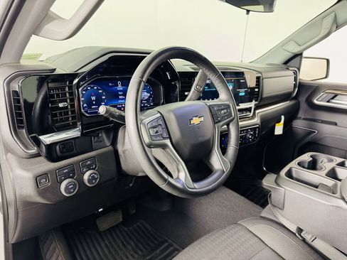 Used 2025 Chevrolet Silverado 1500 LT image 9
