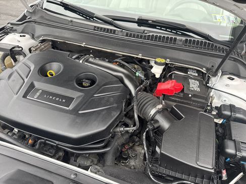 Used 2020 Lincoln MKZ AWD image 11