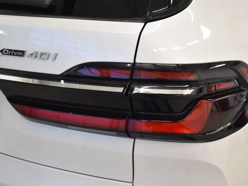 Used 2024 BMW X7 xDrive40i AWD/4WD image 12