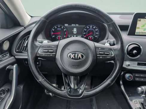 Used 2018 Kia Stinger Premium image 15