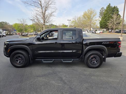 Used 2025 Nissan Frontier PRO-4X image 8