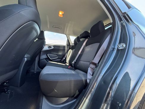 Used 2025 Kia Soul LX w/ LX Technology Package FWD image 31
