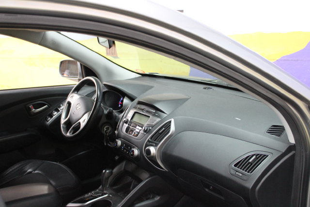 Used 2011 Hyundai Tucson GLS FWD image 12