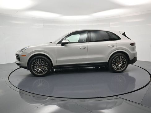 Certified 2023 Porsche Cayenne Platinum Edition AWD/4WD image 2