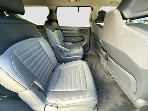 Used 2026 Kia EV9 Land image 27