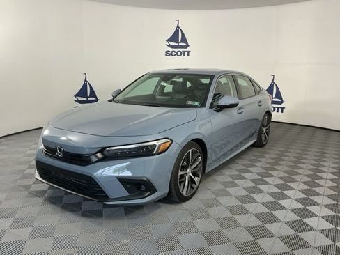 Used 2022 Honda Civic Touring image 3