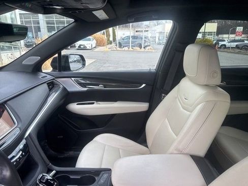 Certified 2024 Cadillac XT5 Sportv w/ Technology Package image 6