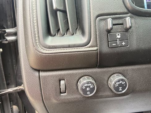 Used 2018 GMC Canyon Denali AWD/4WD image 9