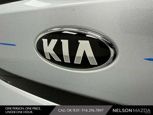 Used 2020 Kia Soul LX FWD image 15