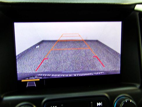Used 2020 GMC Terrain SLE w/ Driver Convenience Package AWD/4WD image 17