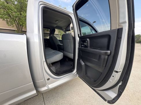 Used 2019 RAM 1500 Express AWD/4WD image 21