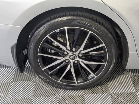 Certified 2022 Toyota Camry SE image 8