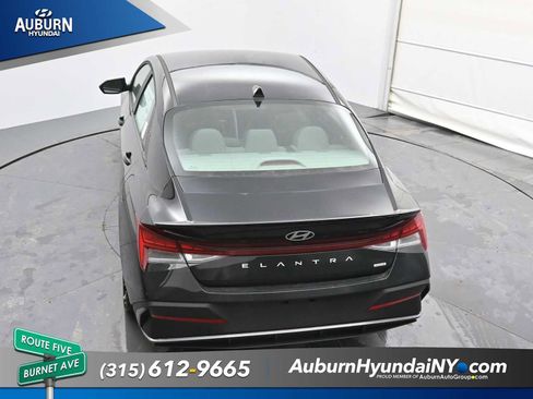New 2025 Hyundai Elantra SEL FWD image 25