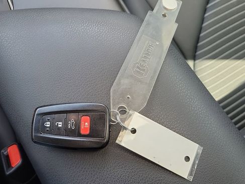 Used 2023 Toyota Camry SE w/ Convenience Package image 28