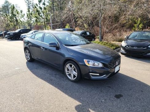 Used 2015 Volvo S60 T5 Premier image 1