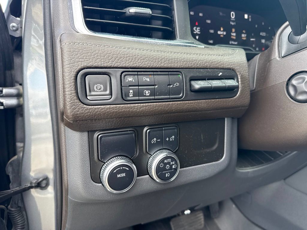 Used 2022 GMC Yukon Denali RWD image 14