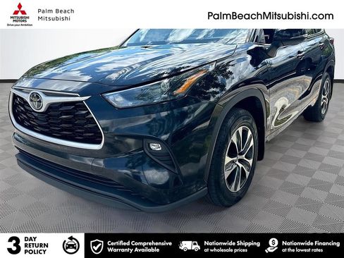 Used 2023 Toyota Highlander XLE FWD image 1