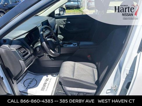 Certified 2025 Nissan Rogue SV AWD/4WD image 11