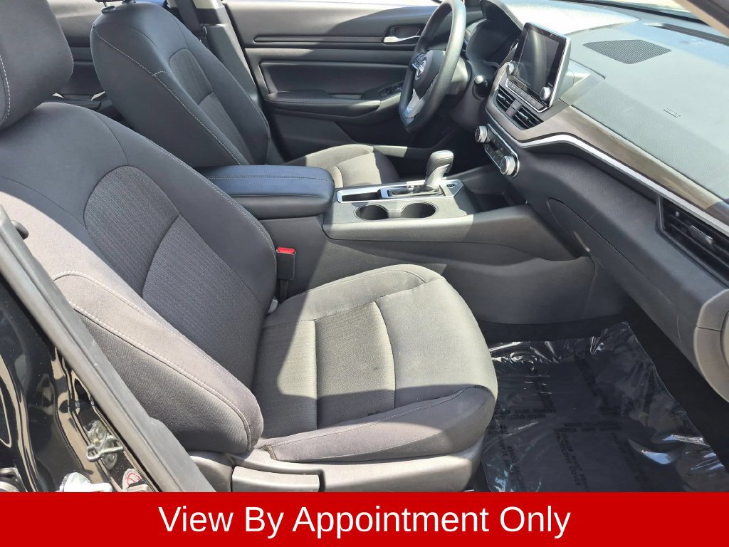 Used 2025 Nissan Altima 2.5 SV FWD image 29