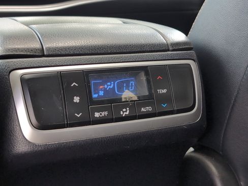Used 2015 Toyota Highlander Limited AWD/4WD image 40