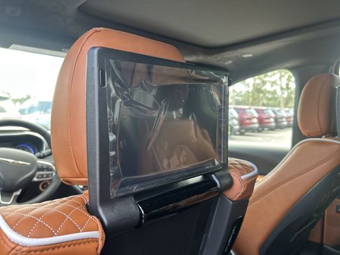 New 2026 Chrysler Pacifica Pinnacle image 58