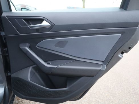 Used 2025 Volkswagen Jetta SE w/ Sunroof Package image 19