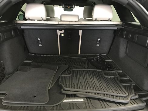 Used 2023 Land Rover Range Rover Velar S image 25